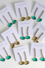 Load image into Gallery viewer, Emerald Swingy Diamond Drops