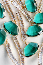 Load image into Gallery viewer, Emerald Swingy Diamond Drops