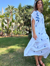 Load image into Gallery viewer, Saguna Embroidered Kaftan