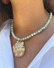 Load image into Gallery viewer, Santi Necklace with Shell Pendent