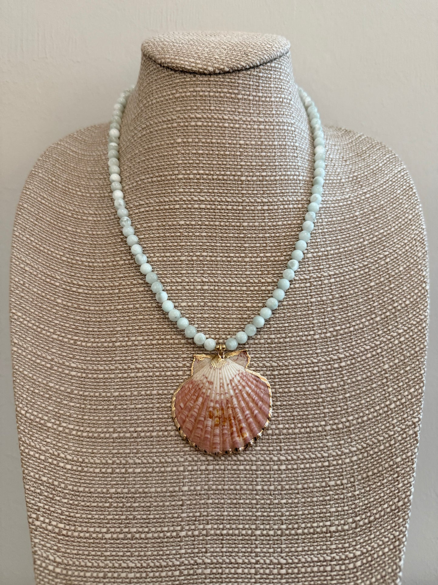 Santi Necklace with Shell Pendent