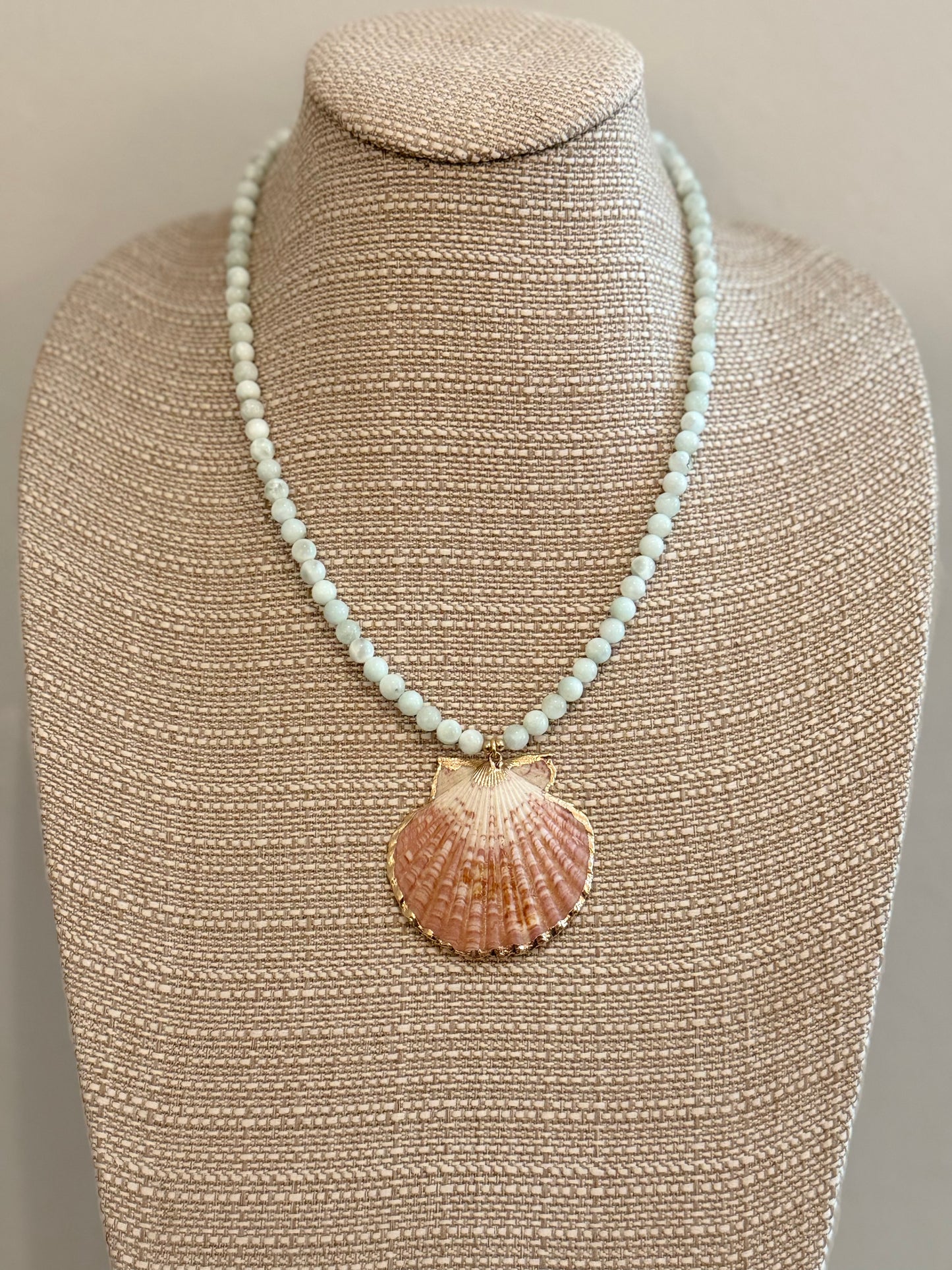 Santi Necklace with Shell Pendent