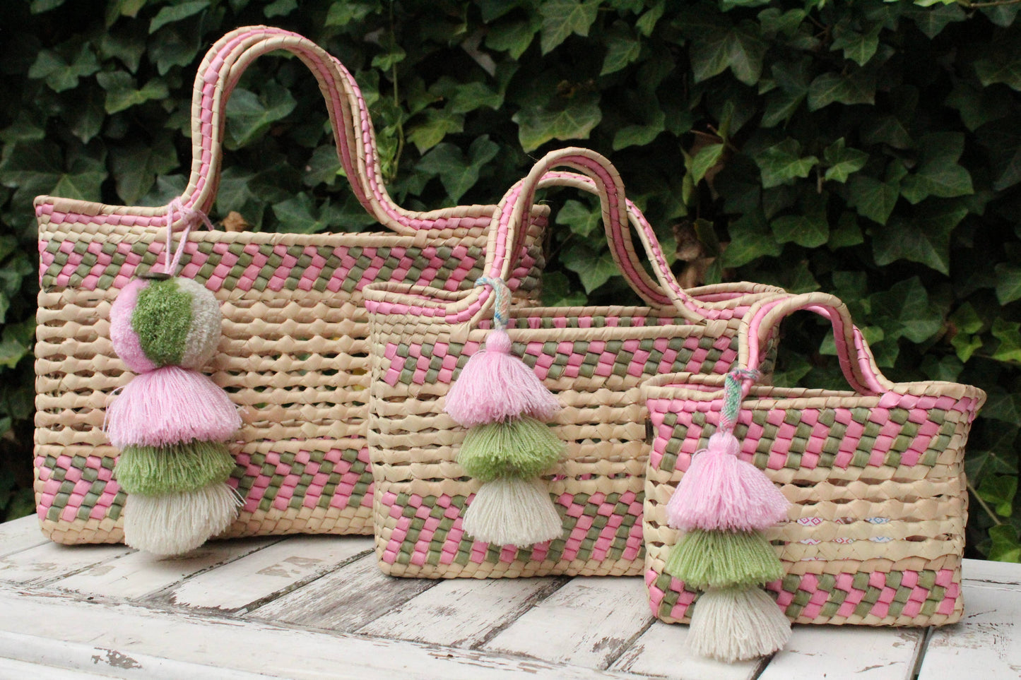 Palm Net Yatzil in Rose / Garden