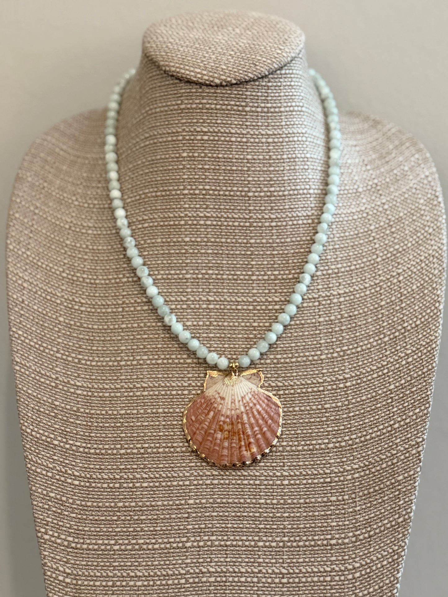 Santi Necklace with Shell Pendent