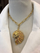 Load image into Gallery viewer, Seashell Pendent on Chunky Gold Link Chain Necklace