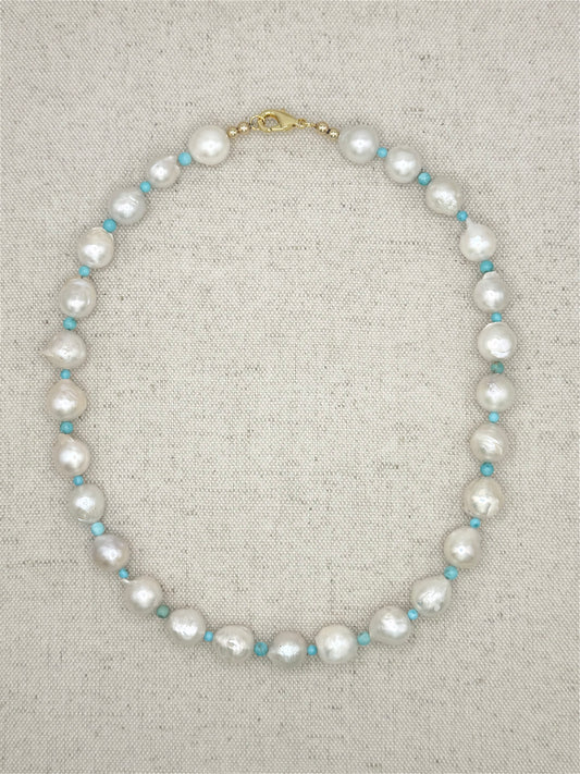 Pearl Necklace with Turquoise Details