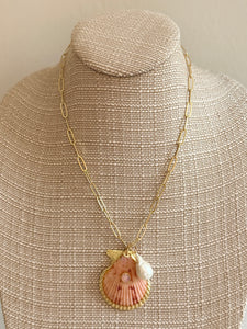 Seaside Necklace with Gem Scallop Shell