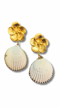 Load image into Gallery viewer, Il Mare Earrings