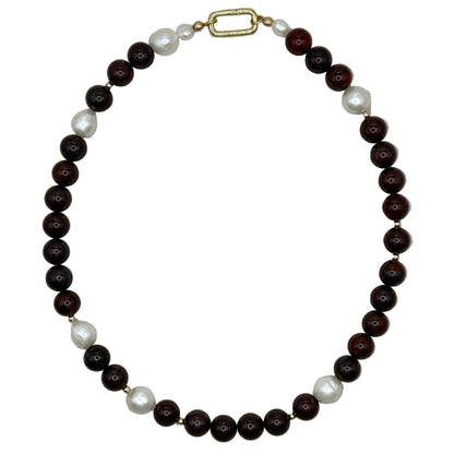 Necklace with brown beads and white pearls 