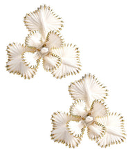 Load image into Gallery viewer, KAIA - RAFFIA FLOWER EARRING - NATURAL