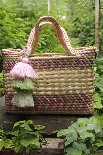 Palm Net Yatzil in Rose / Garden