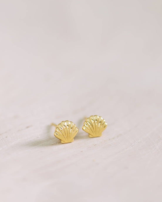 Gold Scallop Shell Studs