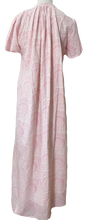 Load image into Gallery viewer, sabine shirt dress en soft pink blooms