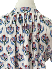 Load image into Gallery viewer, sabine shirt dress en petite summer bouquets